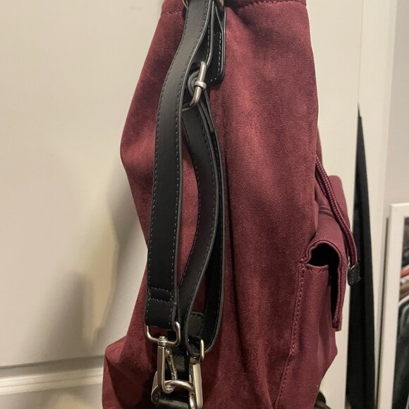 Burgundy shoulder and back backpack two style in one - Picture 3 of 5
